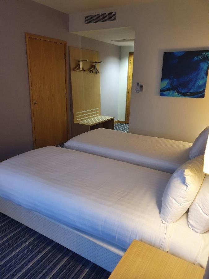 Holiday Inn Express Rotherham - North By Ihg Zewnętrze zdjęcie